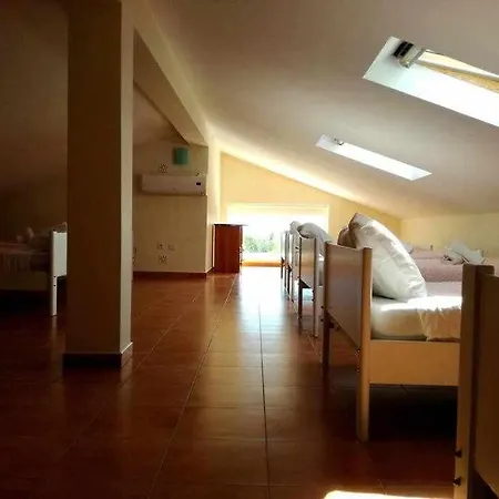 Sunhome Em בית הארחה
