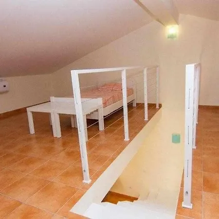 Sunhome Em בית הארחה